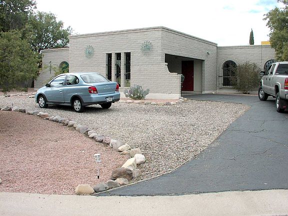 2nd image of 8411 E Albion Pl