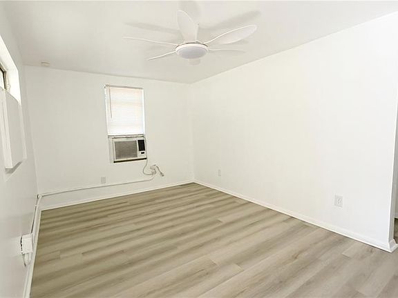 3rd image of 2565 4th St