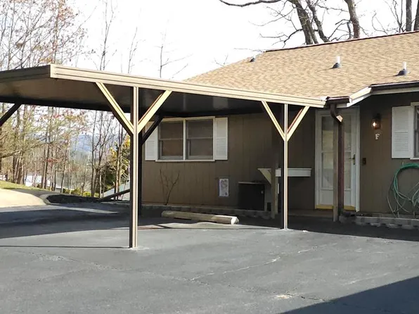 149F Randolph St, Franklin, NC 28734