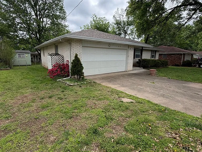 412 S Duke Ave — Photo 3