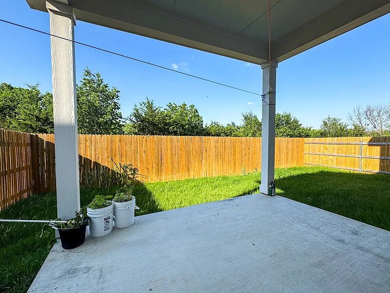 2904 Bronx Dr — Photo 34