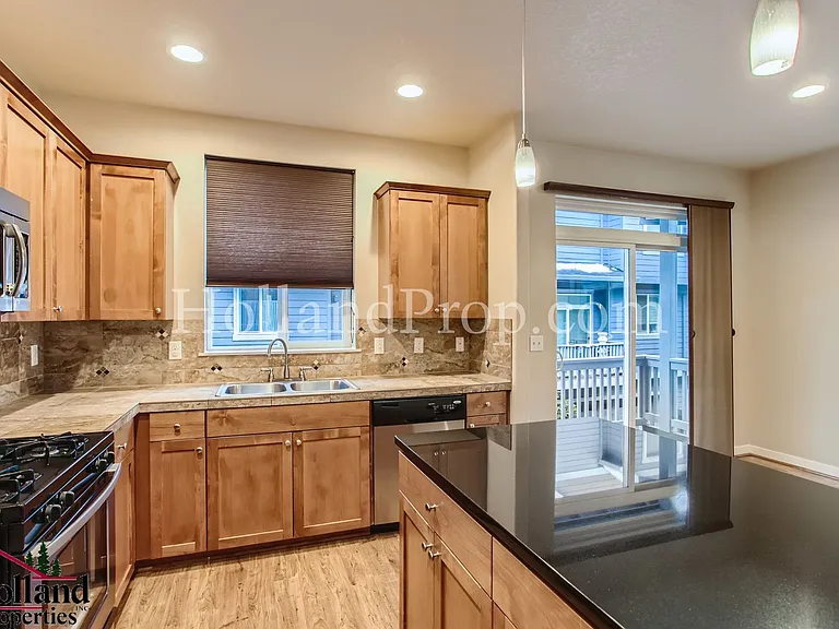 3119 NE Weeping Willow Way — Photo 9