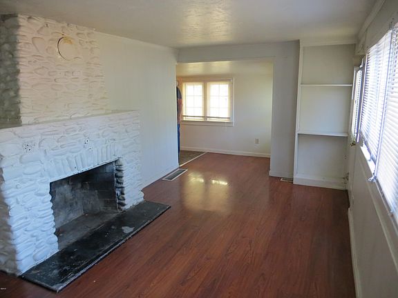 3rd image of 4645 SE 51st St