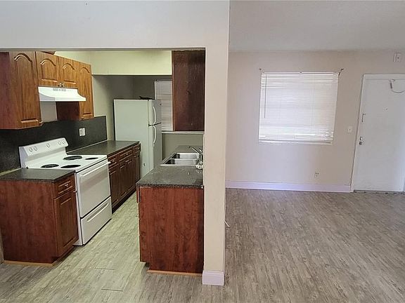 5th image of 1100 NE 1st Ct APT 215