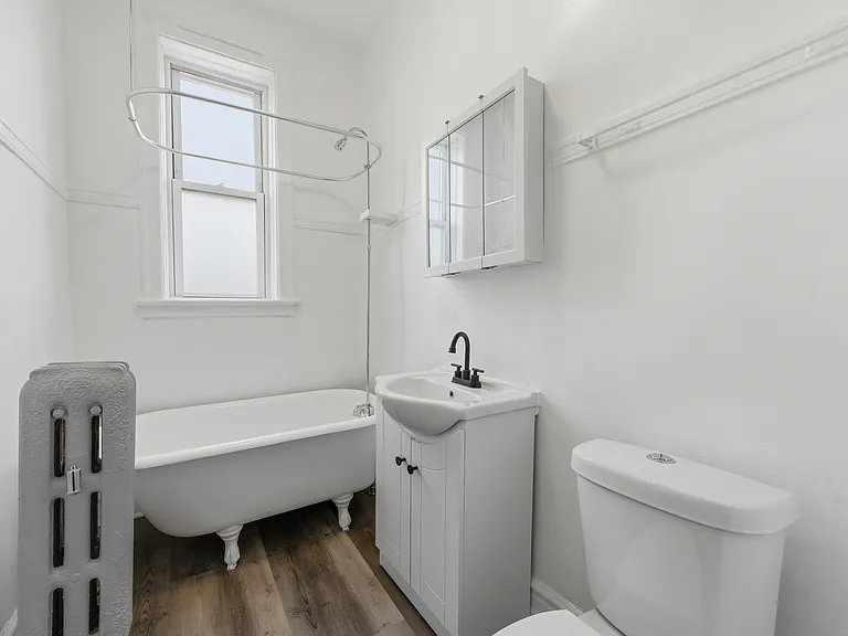 7000 S Paxton Ave #3 — Photo 6