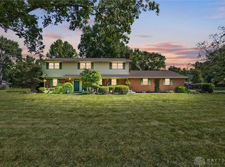 5630 Royalwood Dr, Dayton, OH 45429