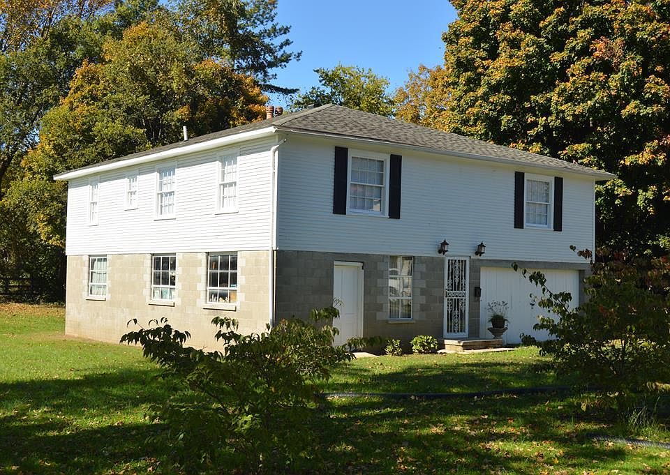 1st image of 315A Leslie Ave