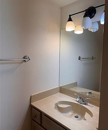 4th image of 6321 W End Blvd