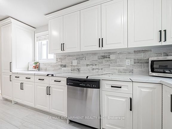 5th image of 12 Quinlan Ct