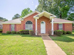 779 Highpoint Dr, Byram, MS 39272