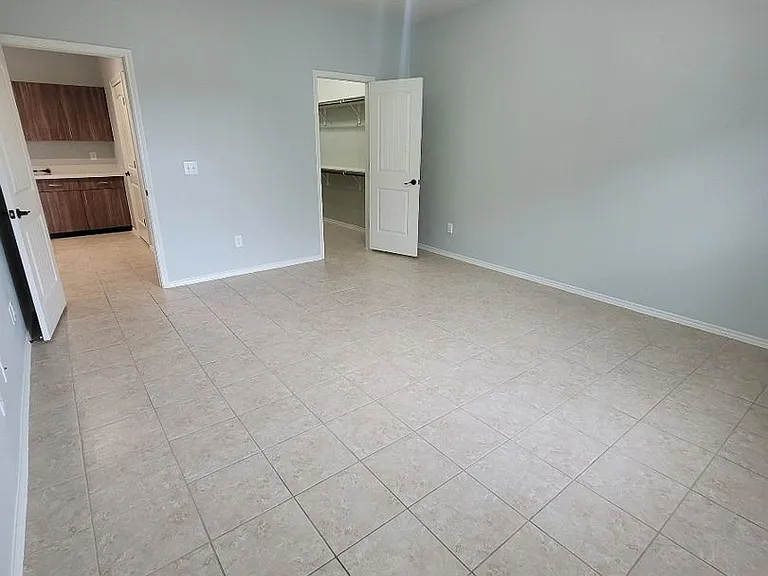 Classic 4 Apartments — Photo 3