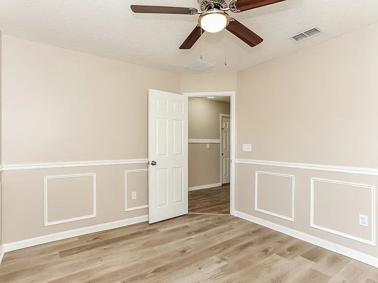 2836 Cross Creek Dr — Photo 16