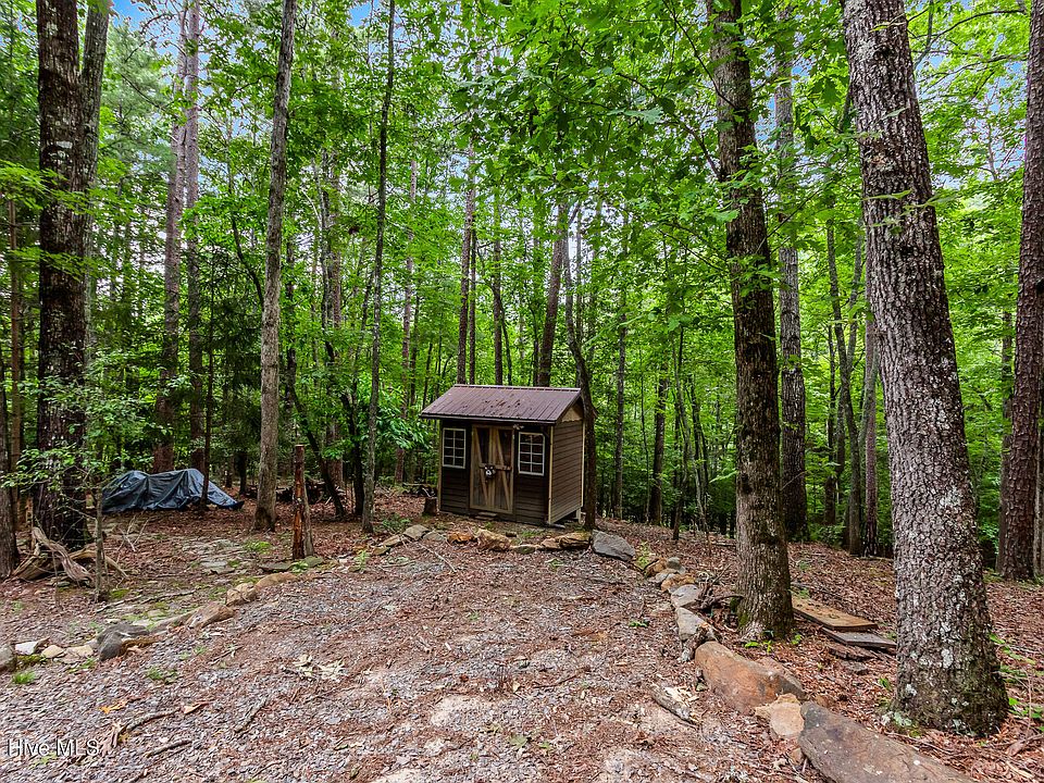 41st image of 186 Amandas Way