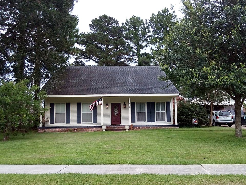1st image of 102 Woodmont Dr