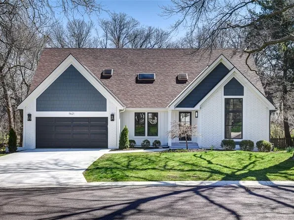 11621 Woodward St, Overland Park, KS 66210