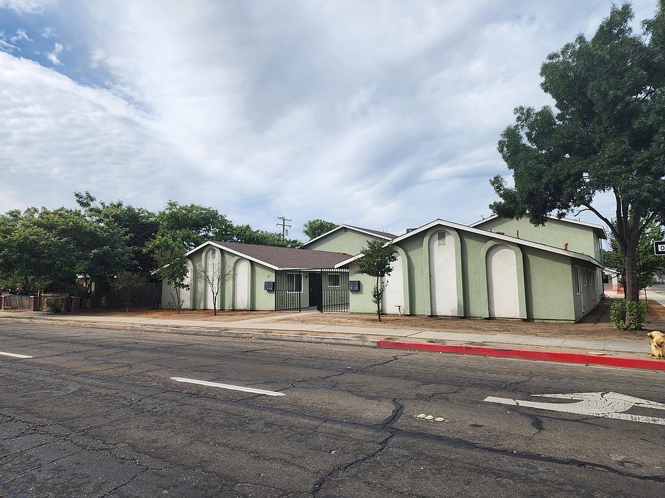 1st image of 223 NW 3rd Avenue