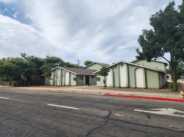 221 NW 3rd Avenue, Visalia, CA 93291