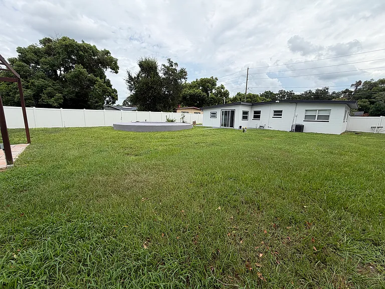 4870 Seminole Ave — Photo 37
