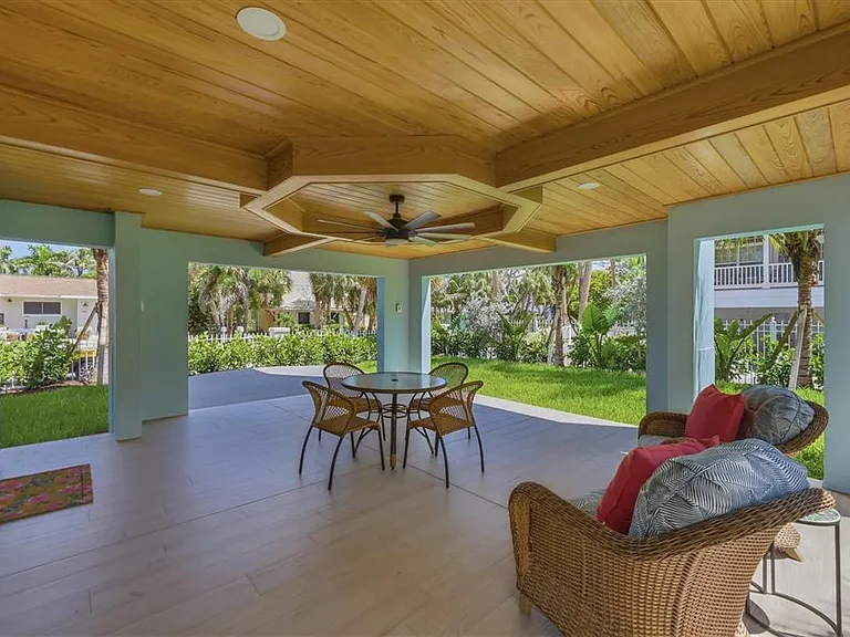 115 Aqua Ln — Photo 48