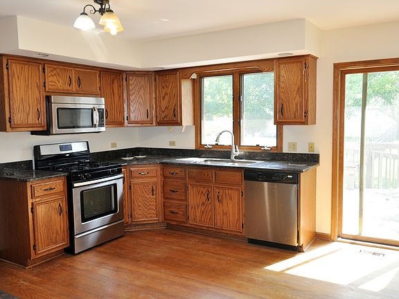 4th image of 23642 W Stratford Dr