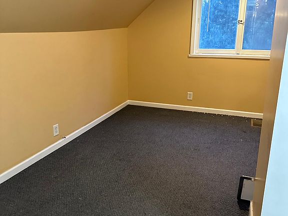 4th image of 9750 Castello Ave