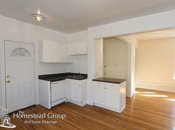 5th image of 3728 N Pine Grove Ave APT 02W
