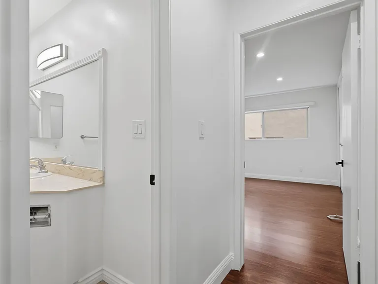 124 N Clark Dr #107 — Photo 12