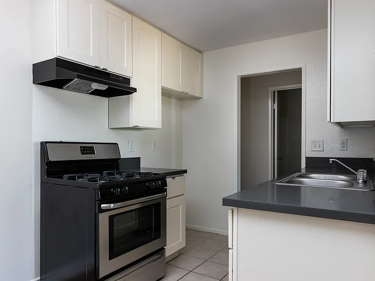 5161 Riverton Ave #104 — Photo 9