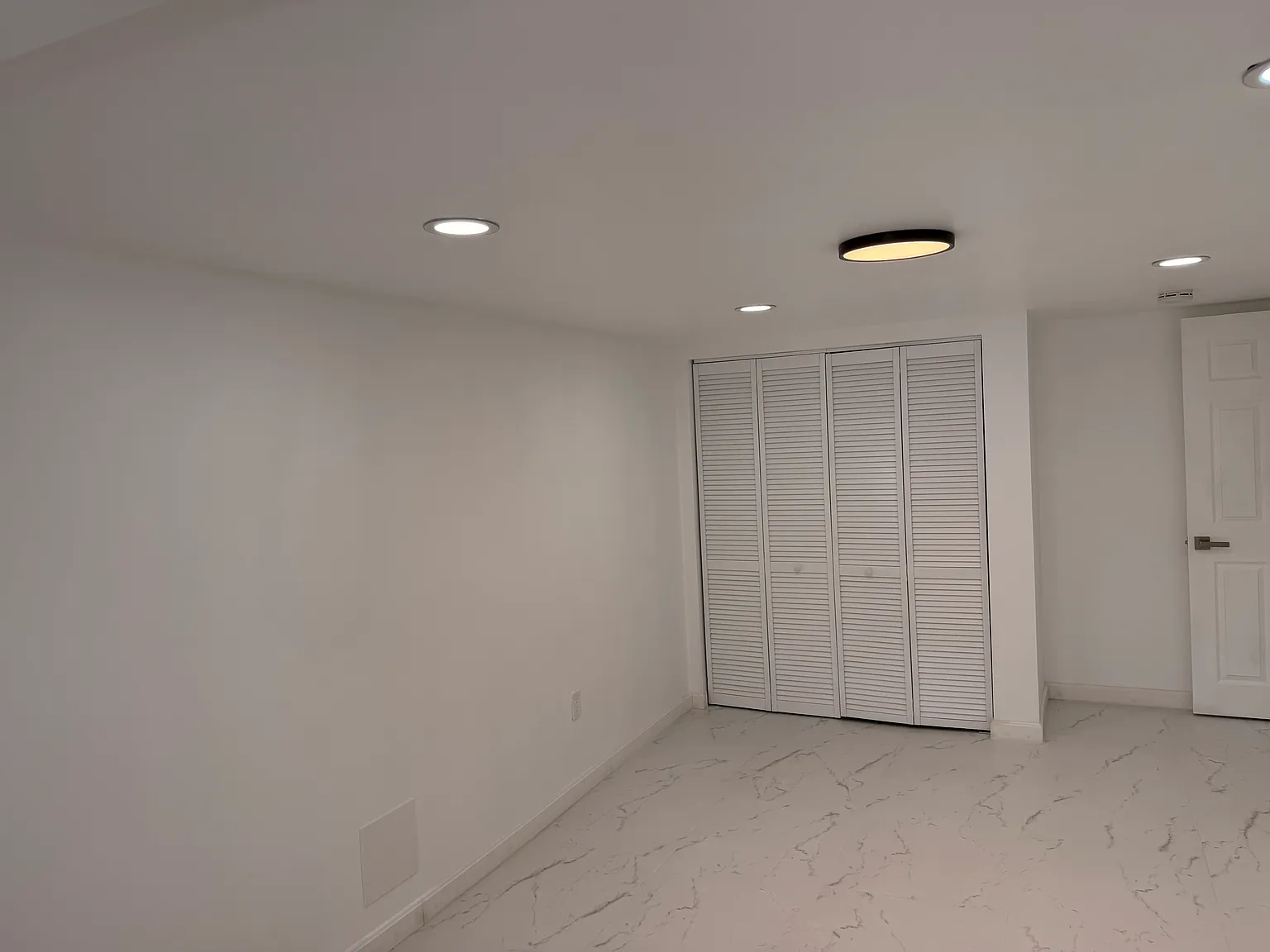 2 bed, 1100 sqft, $3,200 — Photo 1