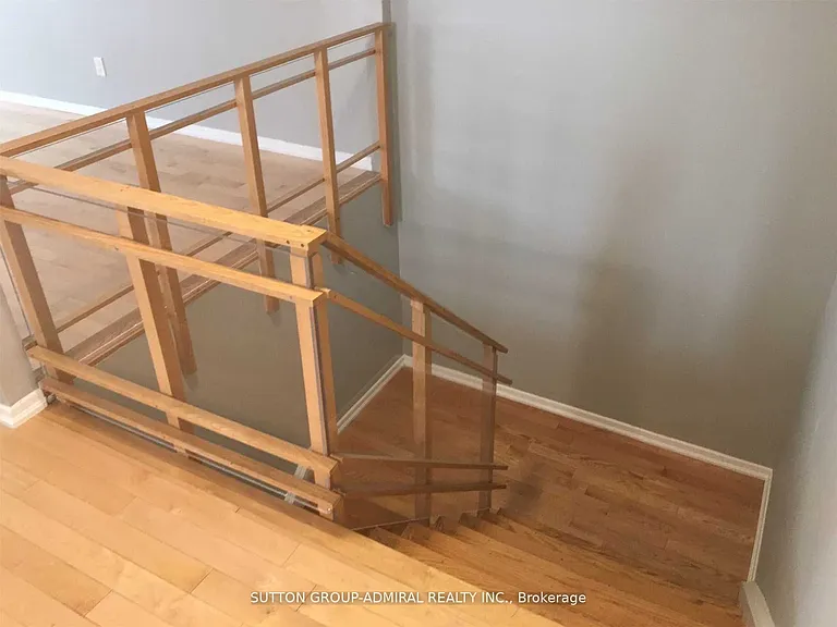 4 Nootka Cres #2 — Photo 26