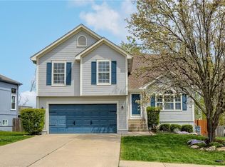 133 N Highland Dr, Raymore, MO 64083
