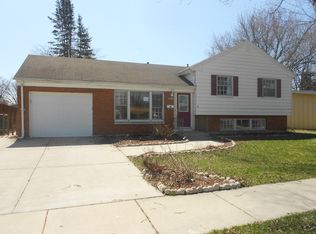 2202 Douglas St, Joliet, IL 60435