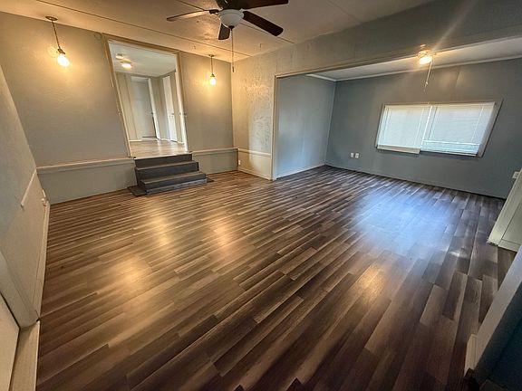 3rd image of 16584 Lakeway Cir