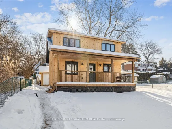 18R Pleasant Ave, Hamilton, ON L9H 3S7