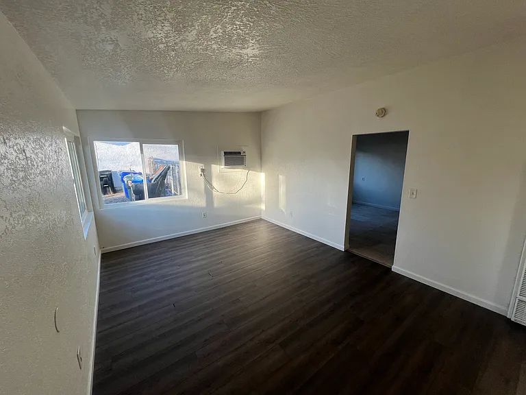 bedroom facing front driveway