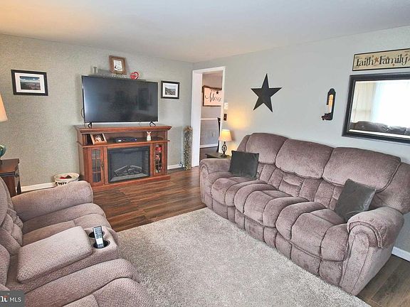 5th image of 92 Liberty Dr