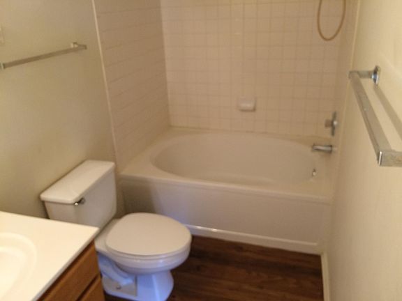 5th image of 1104 Thorn Creek Pl