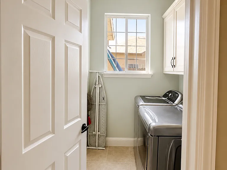 1410 Raspberry Ave — Photo 9