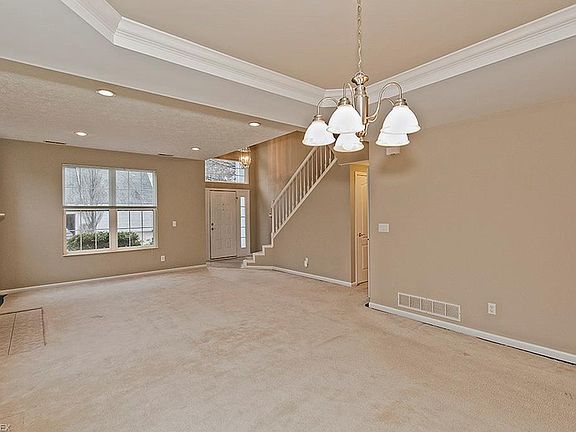 5th image of 54 W Stonebrooke Dr #2