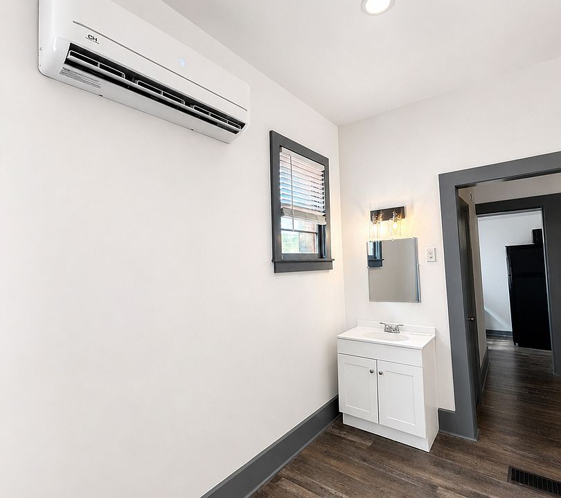 2nd image of 1219 S 2nd St APT 5