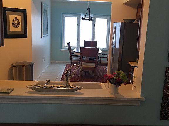 Passthru from kitchen to mai