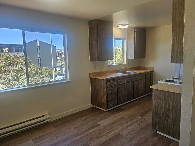 323 Brosnan Ct — Photo 10