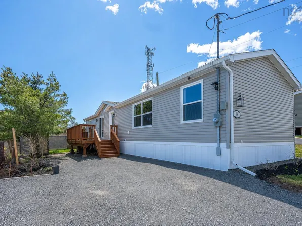 38 Ashcroft Ave, Halifax, NS B3V 1A5
