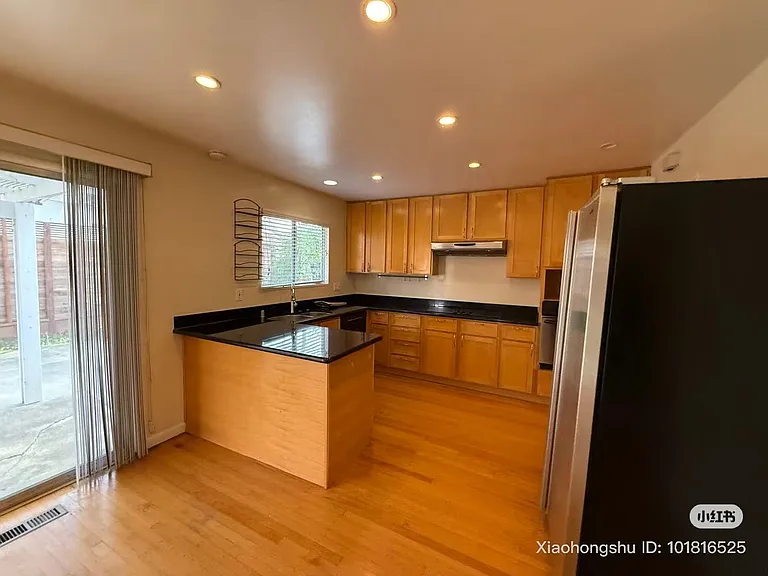 914 Colorado Ave — Photo 6