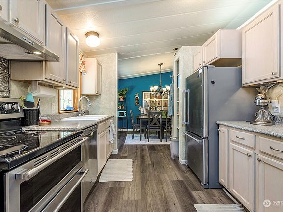 5th image of 15913 82nd Avenue E