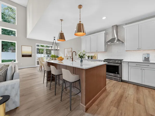 563 Ryehill Dr, Saint Peters, MO 63376