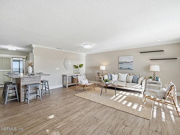 3rd image of 533 SEASPRAY Avenue