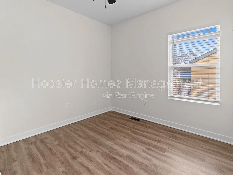 4448 Evanston Ave #B — Photo 10
