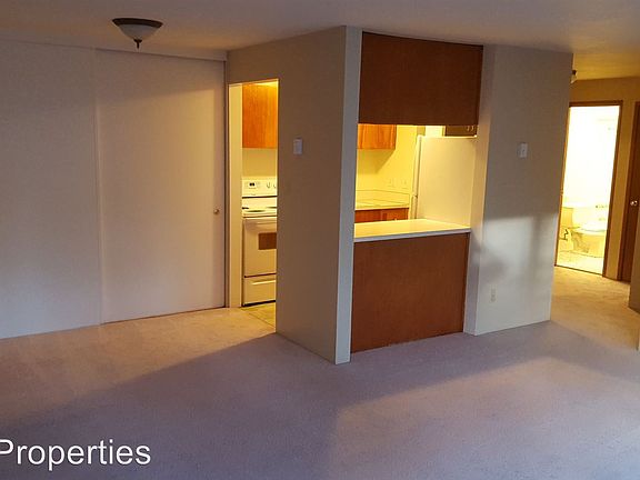 5th image of 215 10th Ave SE APT 38