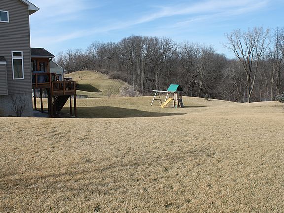 3rd image of 1730 Hedgewood Cir